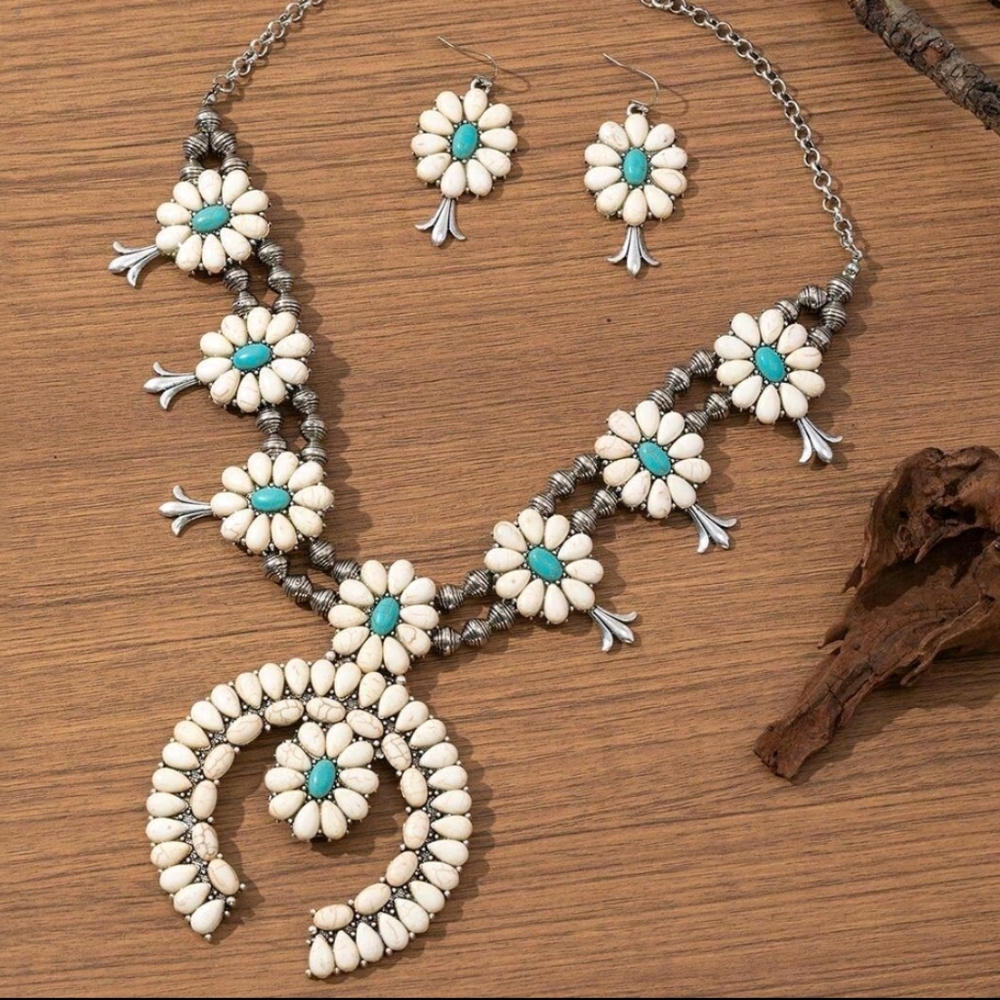 BRAND NEW ** SOUTHWEST BOHO Floral Silver and Turquoise Necklace and Earring Set